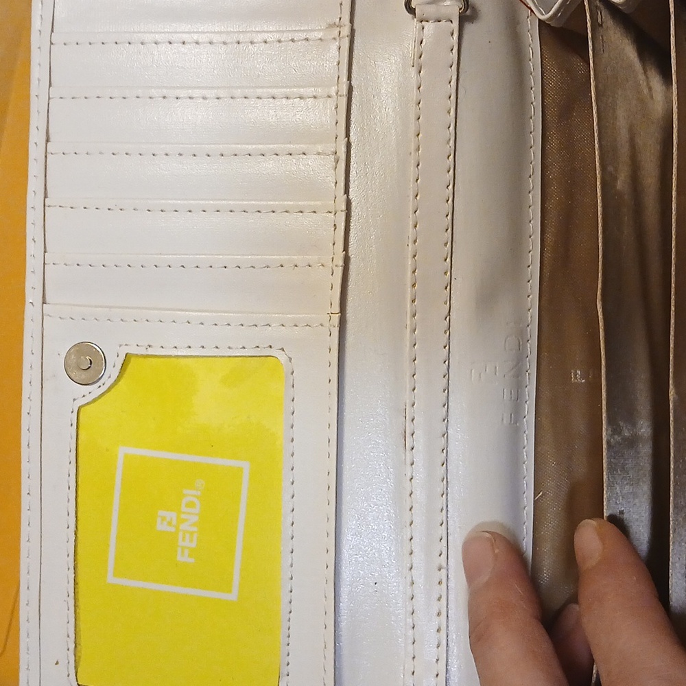 Assorted LOT!! (1 Wallet, 3 Golf Balls, 1Ankle Tensor & 2 Small Cases/w Mirrors) - Picture 6 of 17